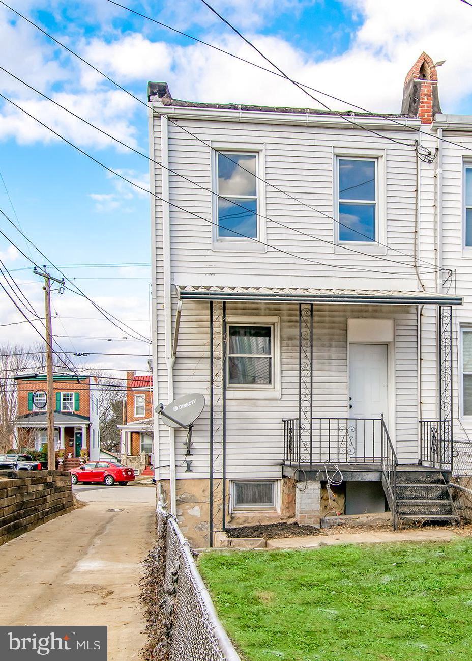 MEDFIELD - Residential