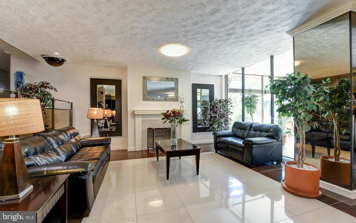 RIVER PLACE EAST - Residential