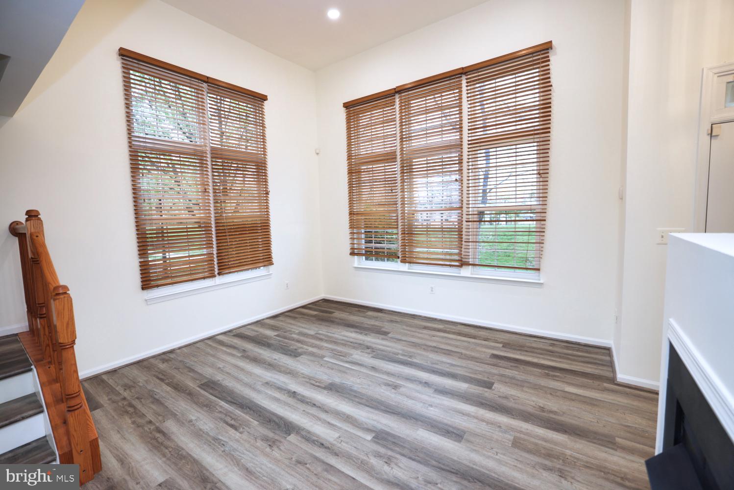 AMBER SPRING CONDOMINIUMS - Residential Lease