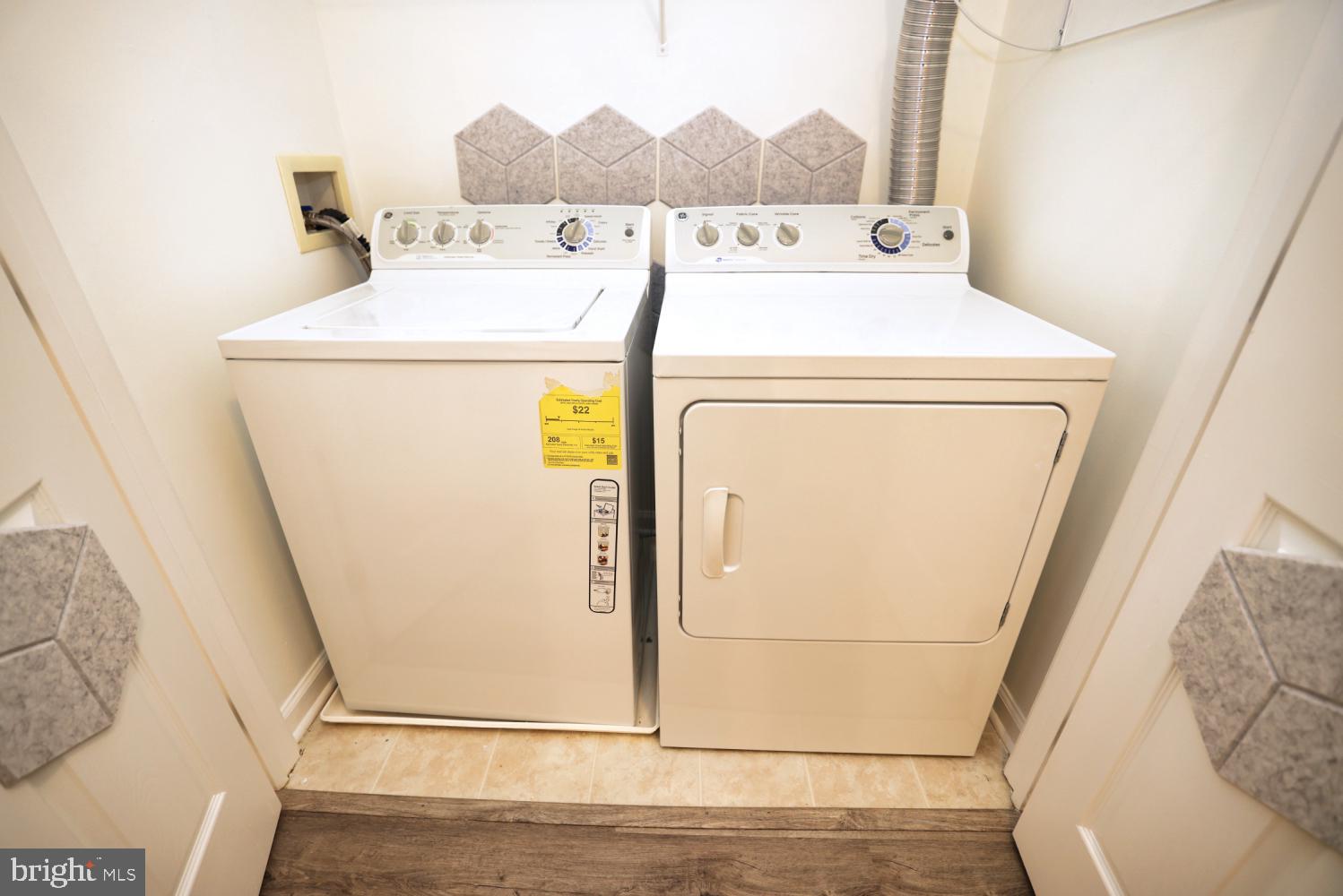 AMBER SPRING CONDOMINIUMS - Residential Lease