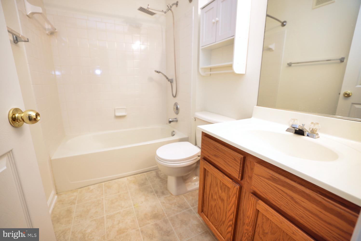 AMBER SPRING CONDOMINIUMS - Residential Lease