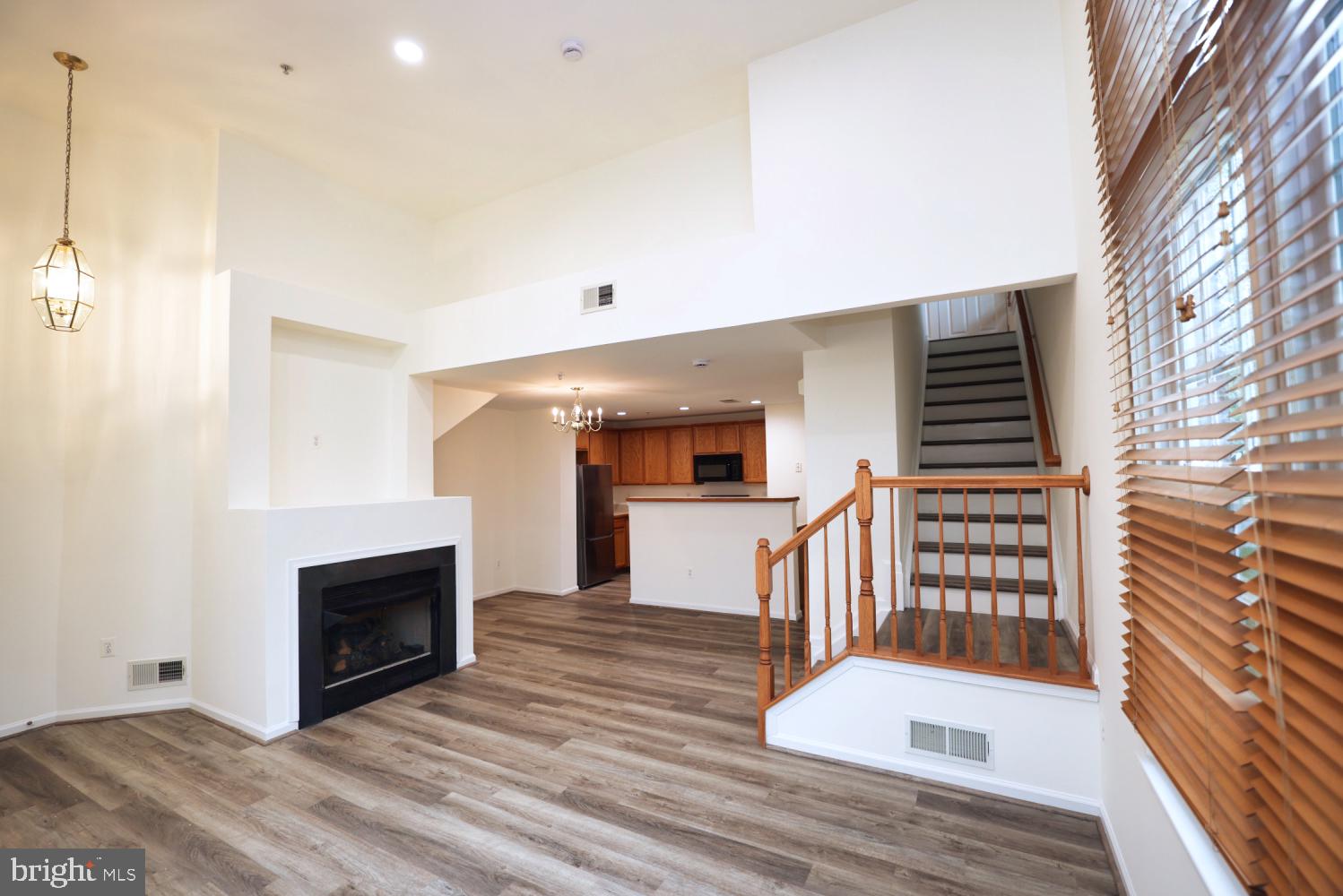 AMBER SPRING CONDOMINIUMS - Residential Lease