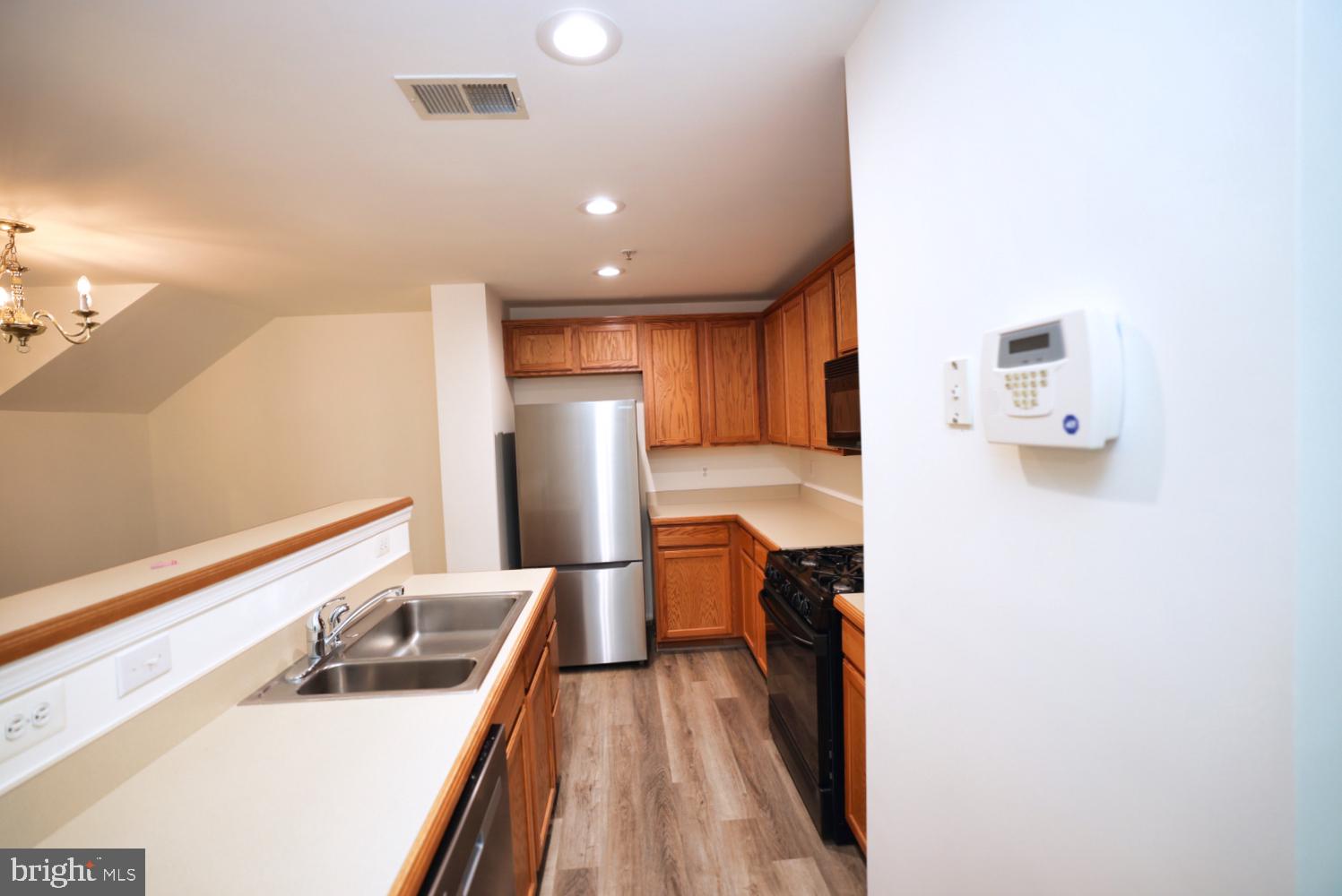 AMBER SPRING CONDOMINIUMS - Residential Lease