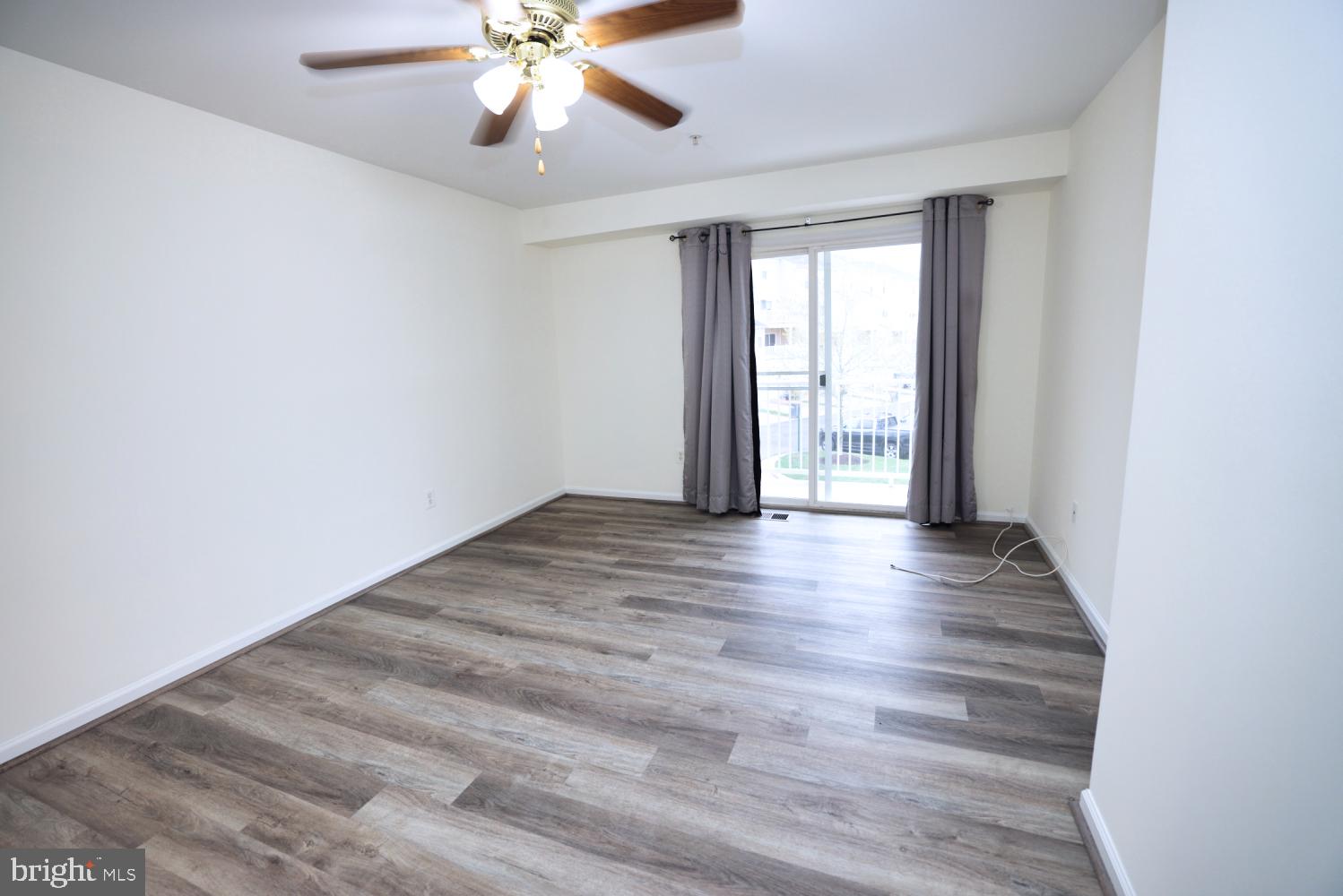 AMBER SPRING CONDOMINIUMS - Residential Lease