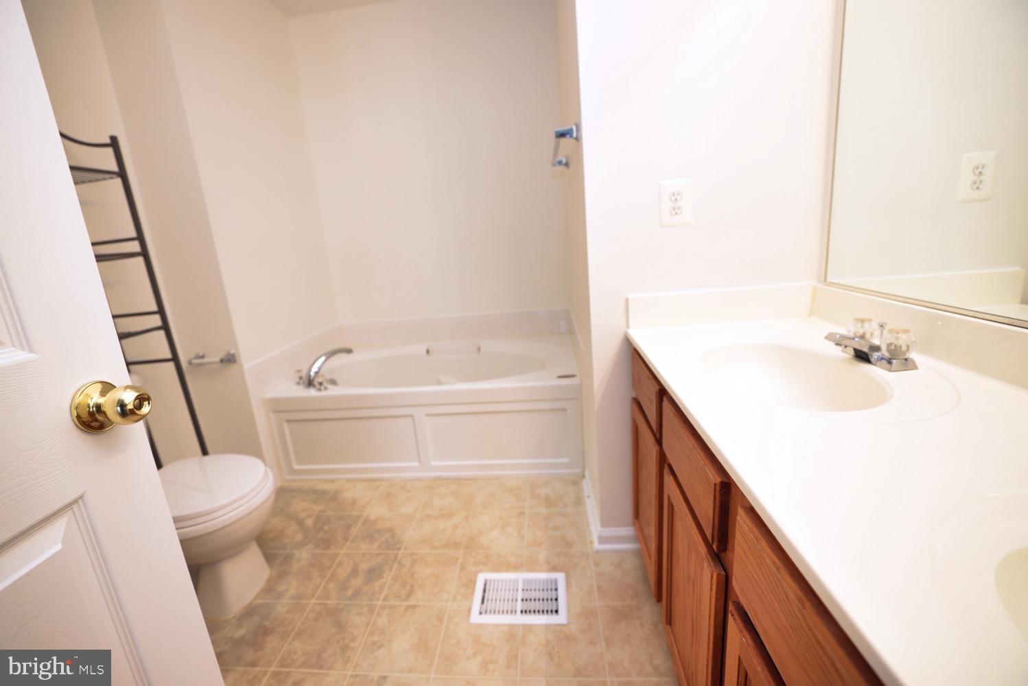 AMBER SPRING CONDOMINIUMS - Residential Lease