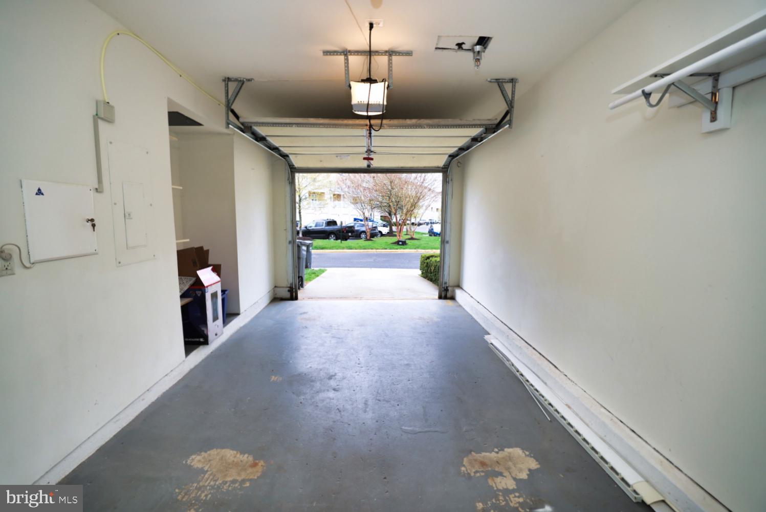 AMBER SPRING CONDOMINIUMS - Residential Lease