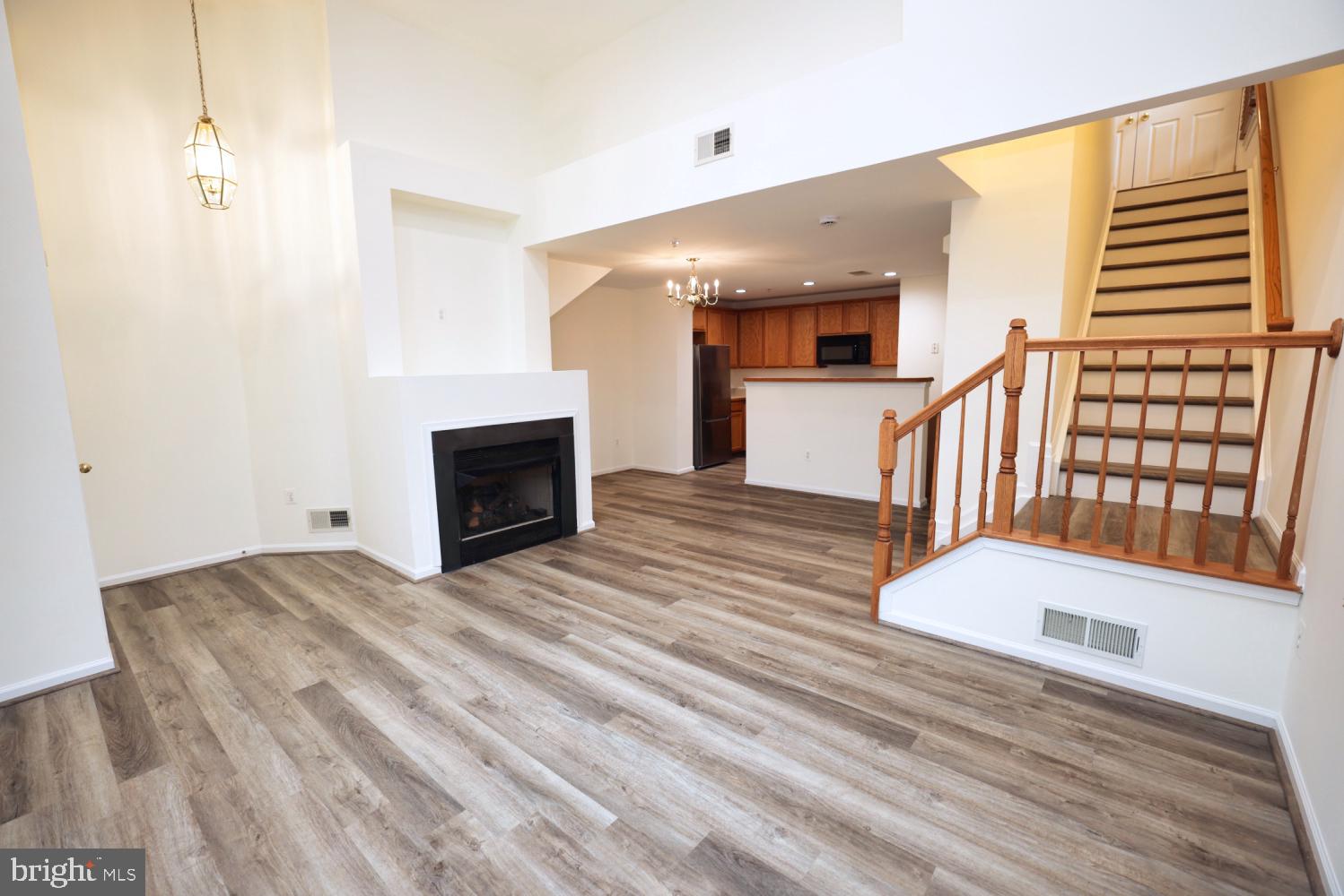 AMBER SPRING CONDOMINIUMS - Residential Lease