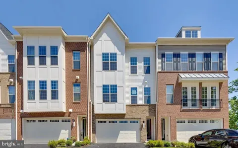 1806 Mocking Jay Terrace NE, Leesburg, VA MLS: VALO2115232