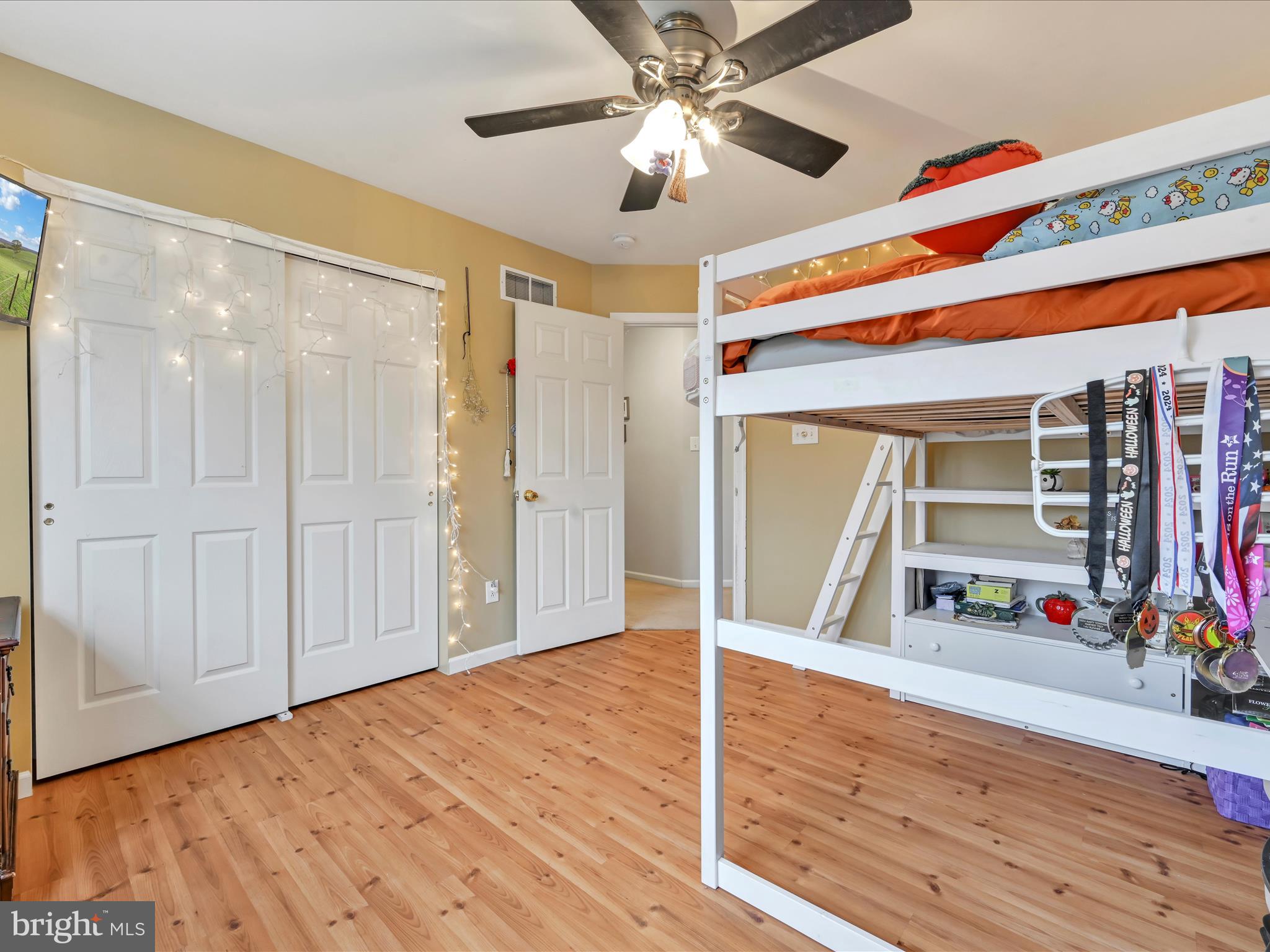 SUNNYSIDE - Residential