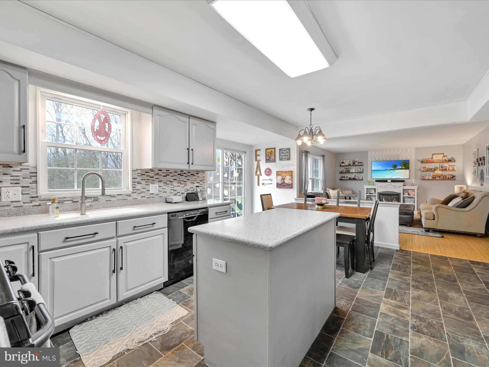 SUNNYSIDE - Residential