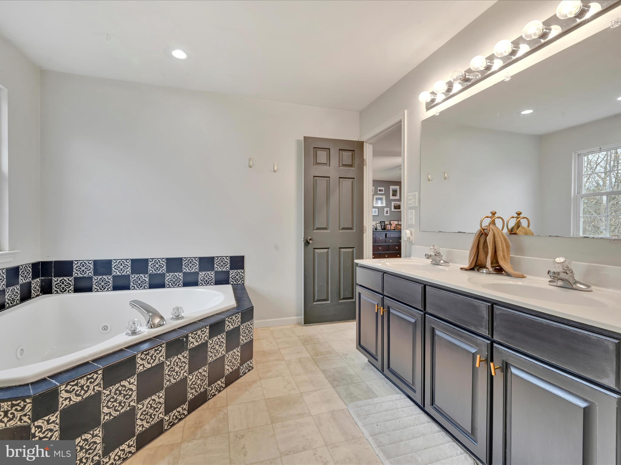 SUNNYSIDE - Residential