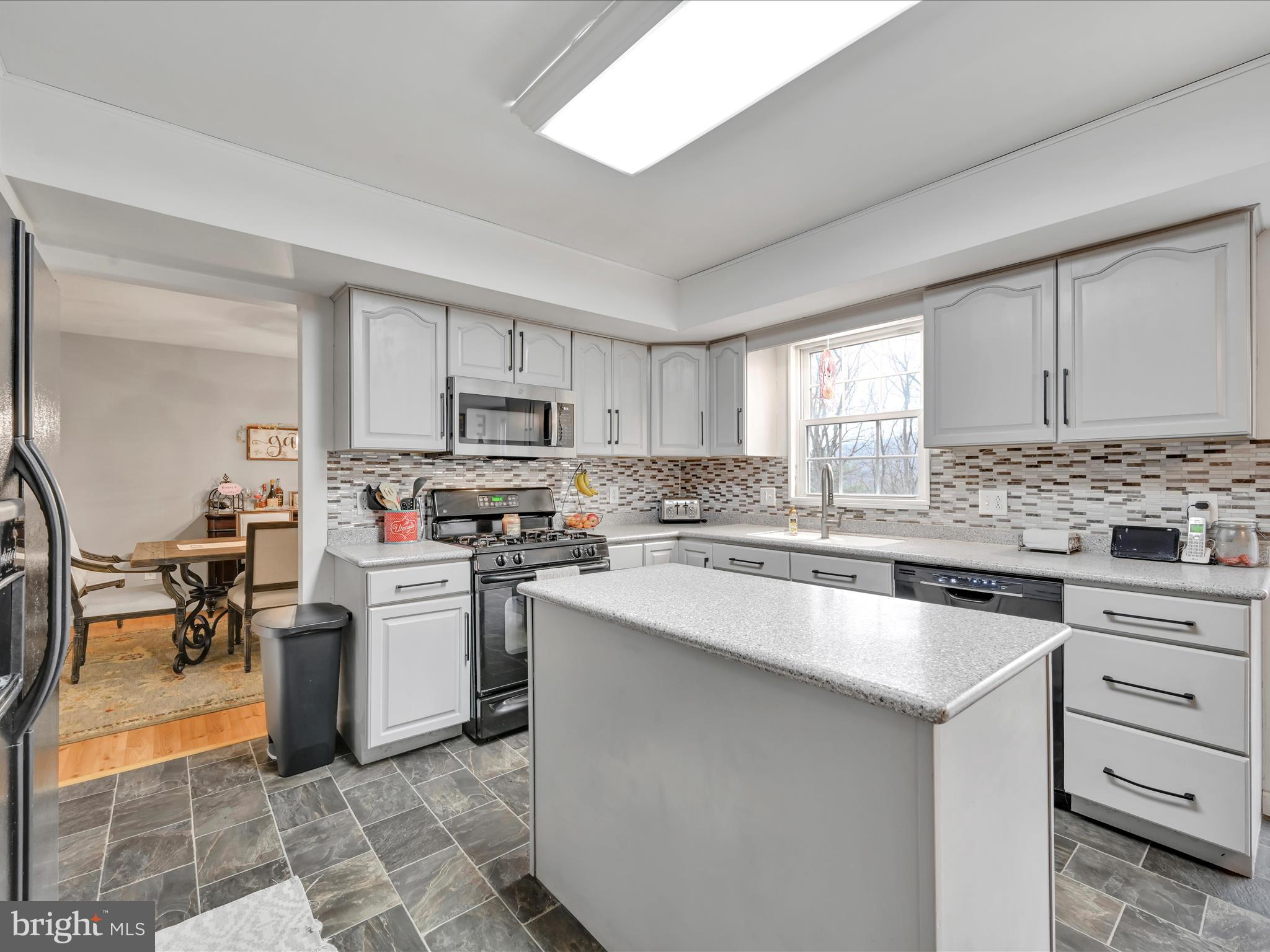 SUNNYSIDE - Residential