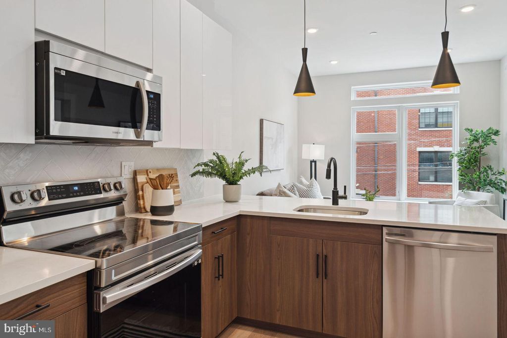 Photo of 720 W Thompson Street #2B-301, PHILADELPHIA, PA 19122 (MLS # PAPH2548790)