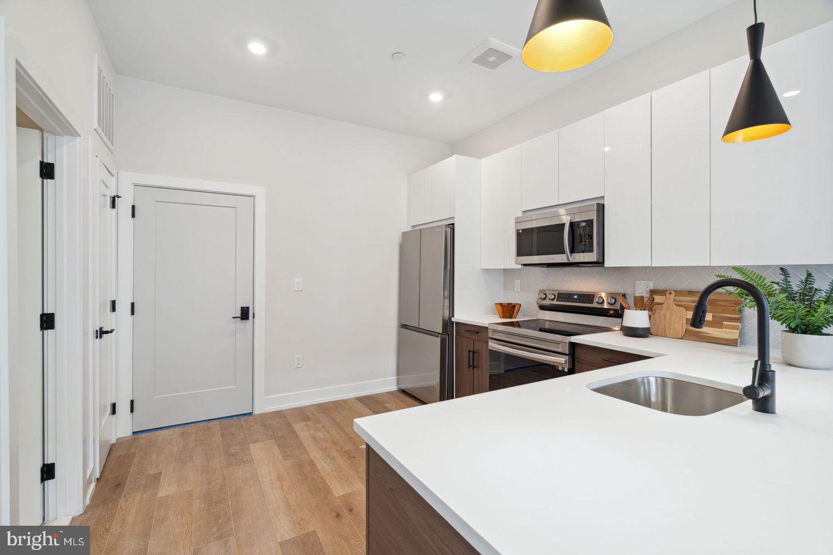 SOUTH KENSINGTON - Residential Lease