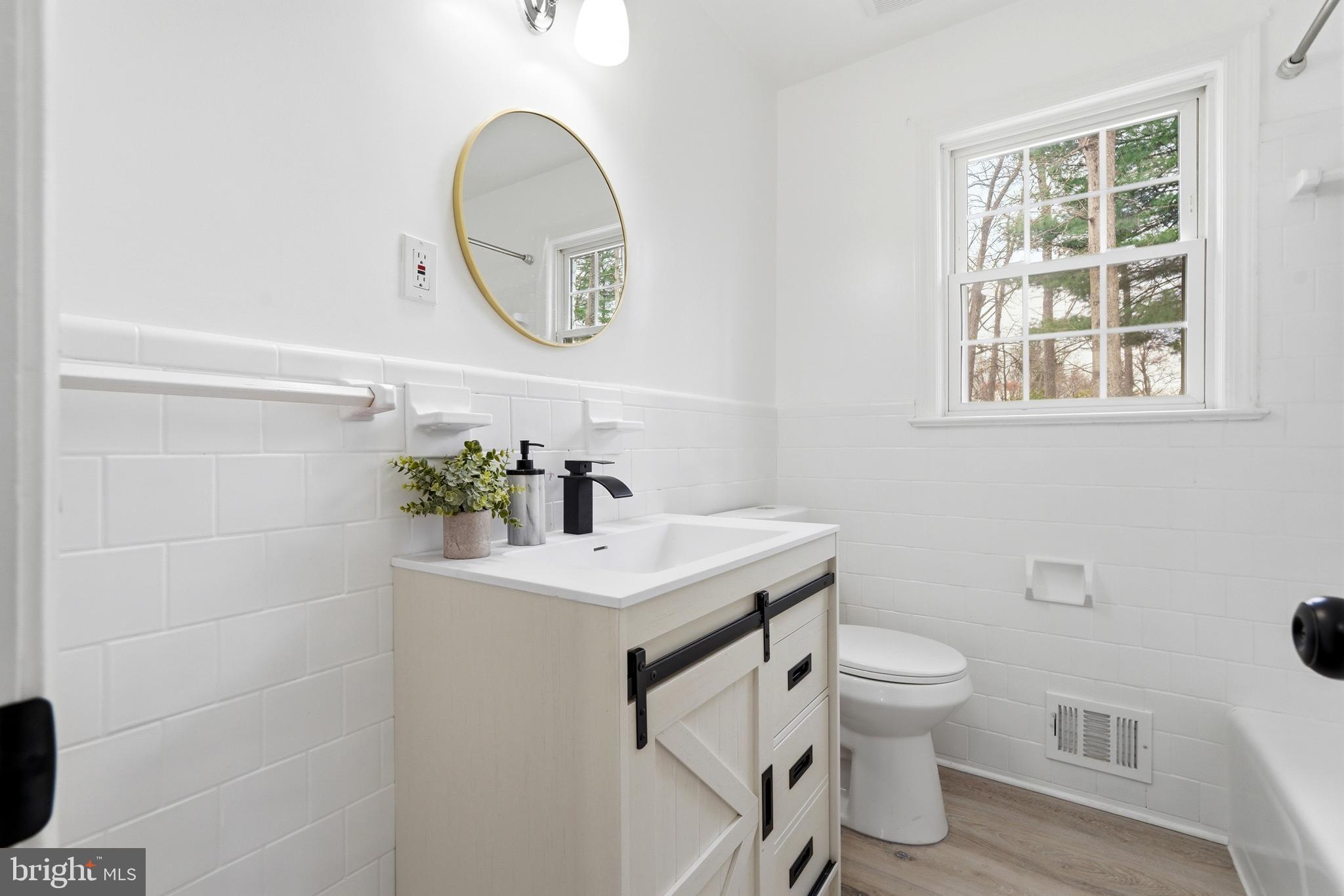 SHERWOOD FOREST - Residential