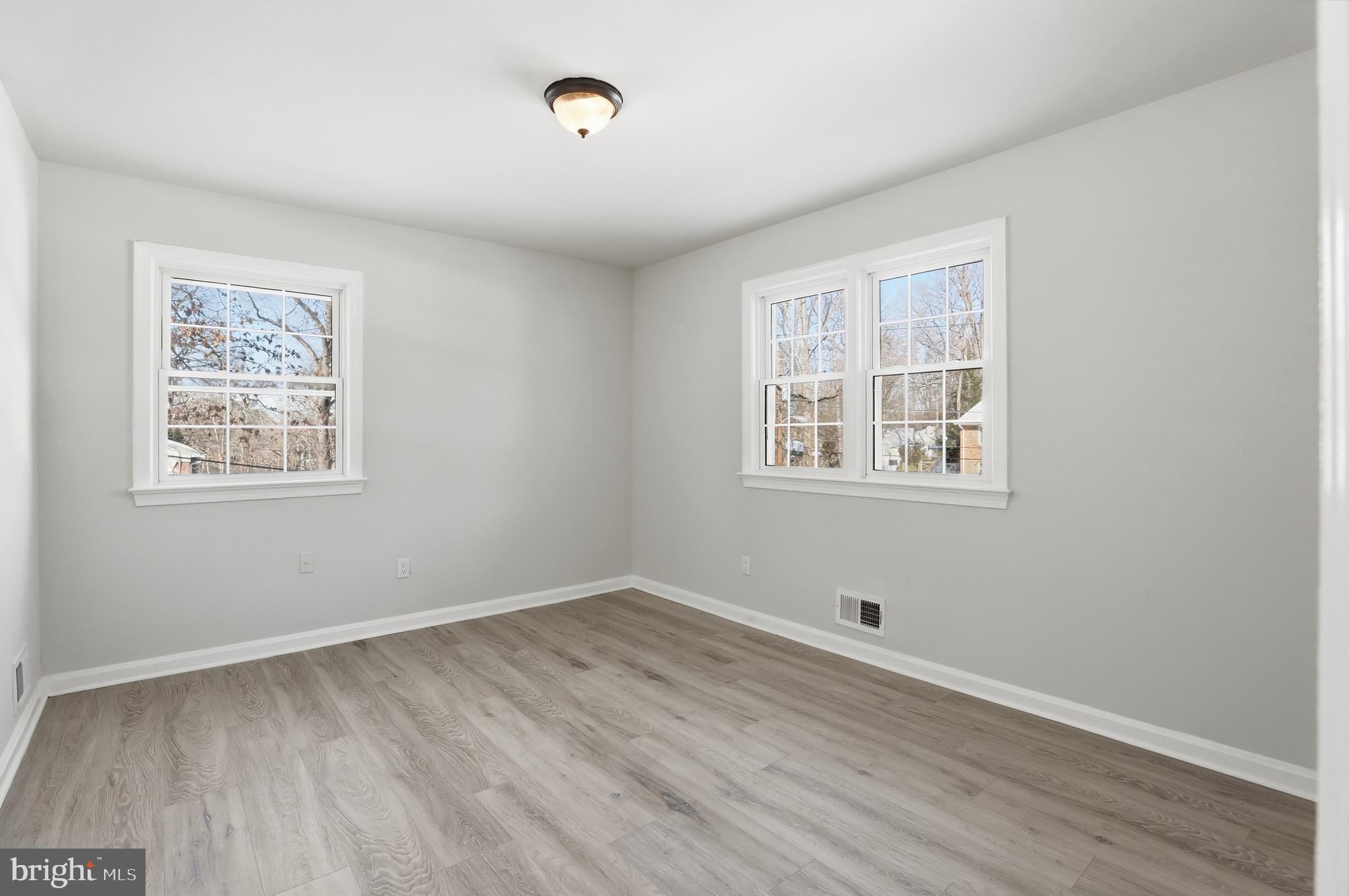 SHERWOOD FOREST - Residential