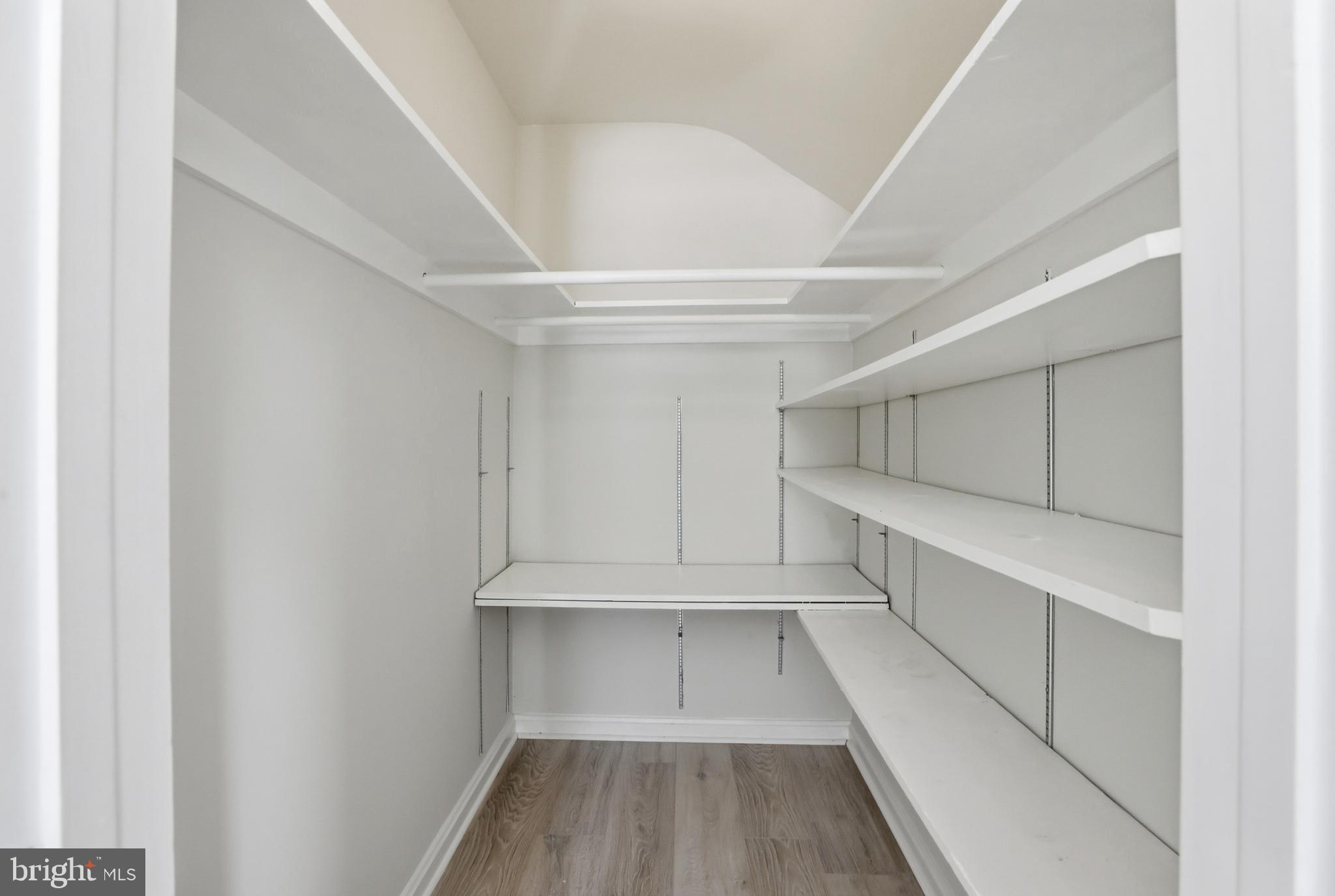 SHERWOOD FOREST - Residential