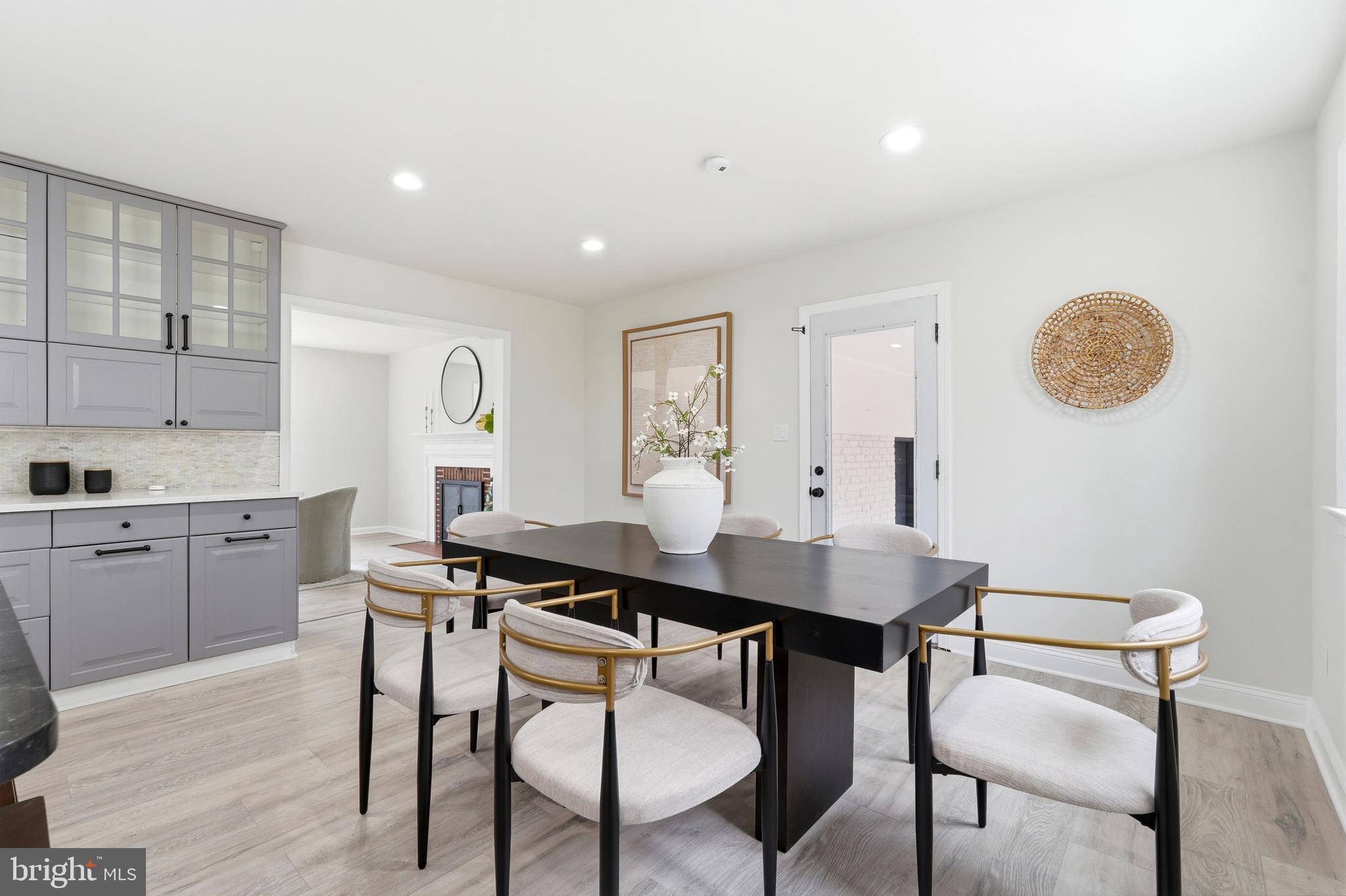 SHERWOOD FOREST - Residential