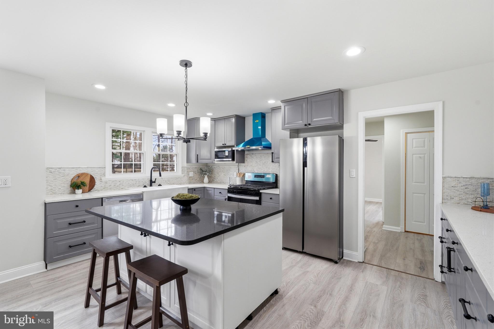 SHERWOOD FOREST - Residential