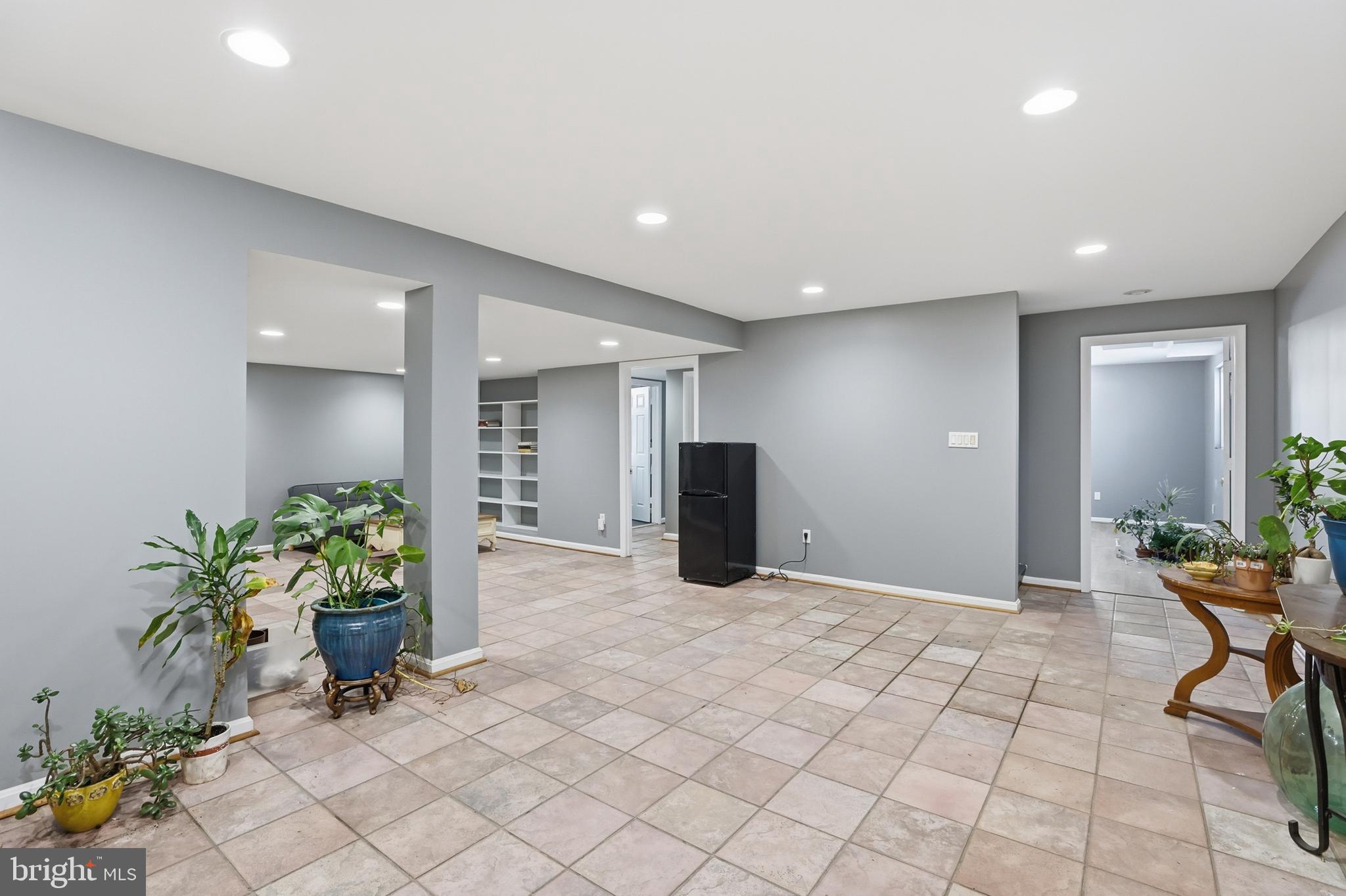 SHERWOOD FOREST - Residential