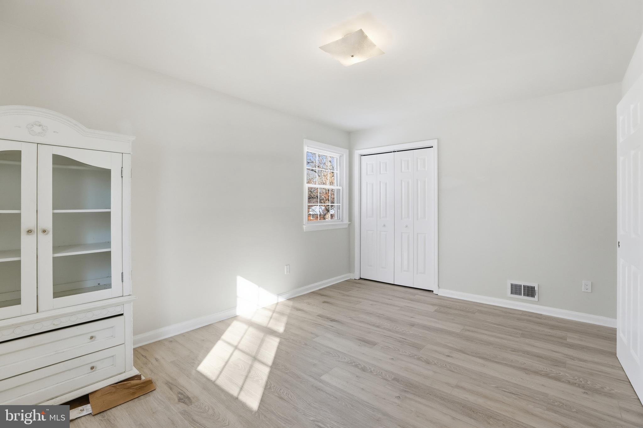 SHERWOOD FOREST - Residential