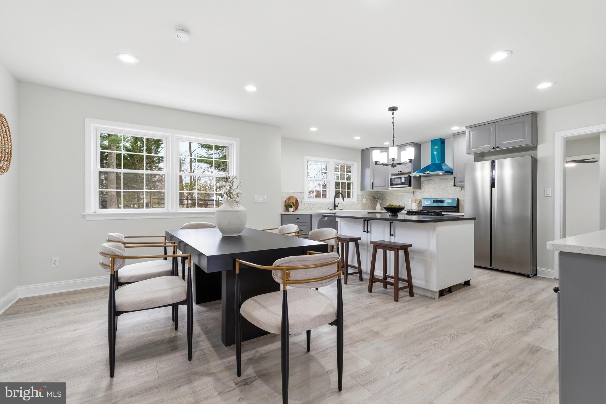 SHERWOOD FOREST - Residential