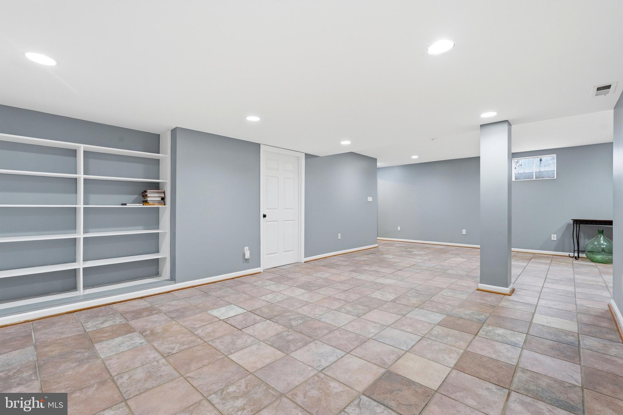 SHERWOOD FOREST - Residential