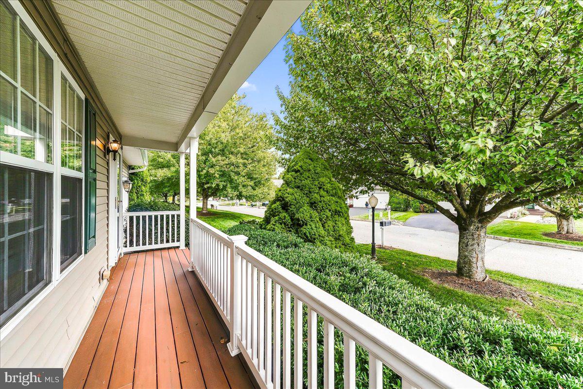 710 W GLENVIEW DRIVE