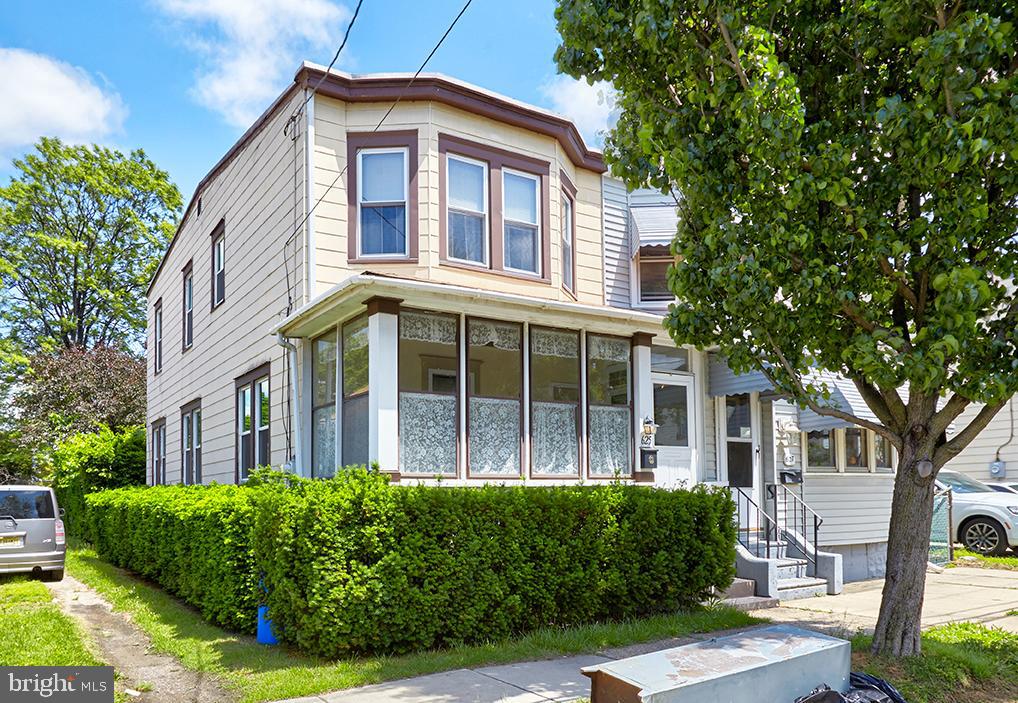 625 HUNTER STREET