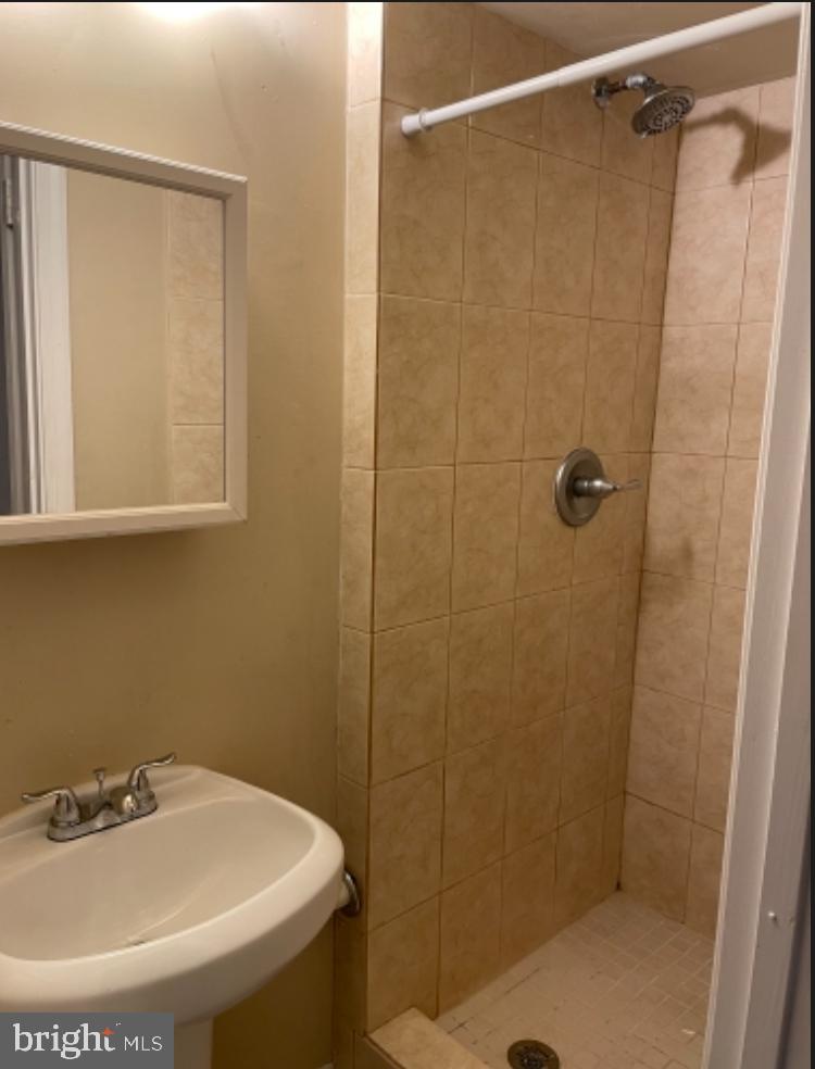 GEORGETOWN VILLAGE - Residential Lease