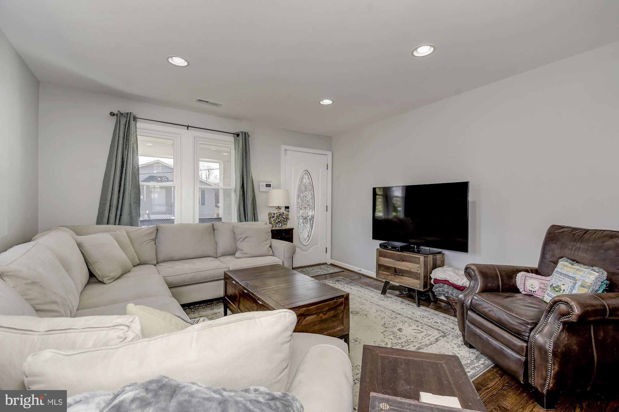 CAPITOL HEIGHTS - Residential