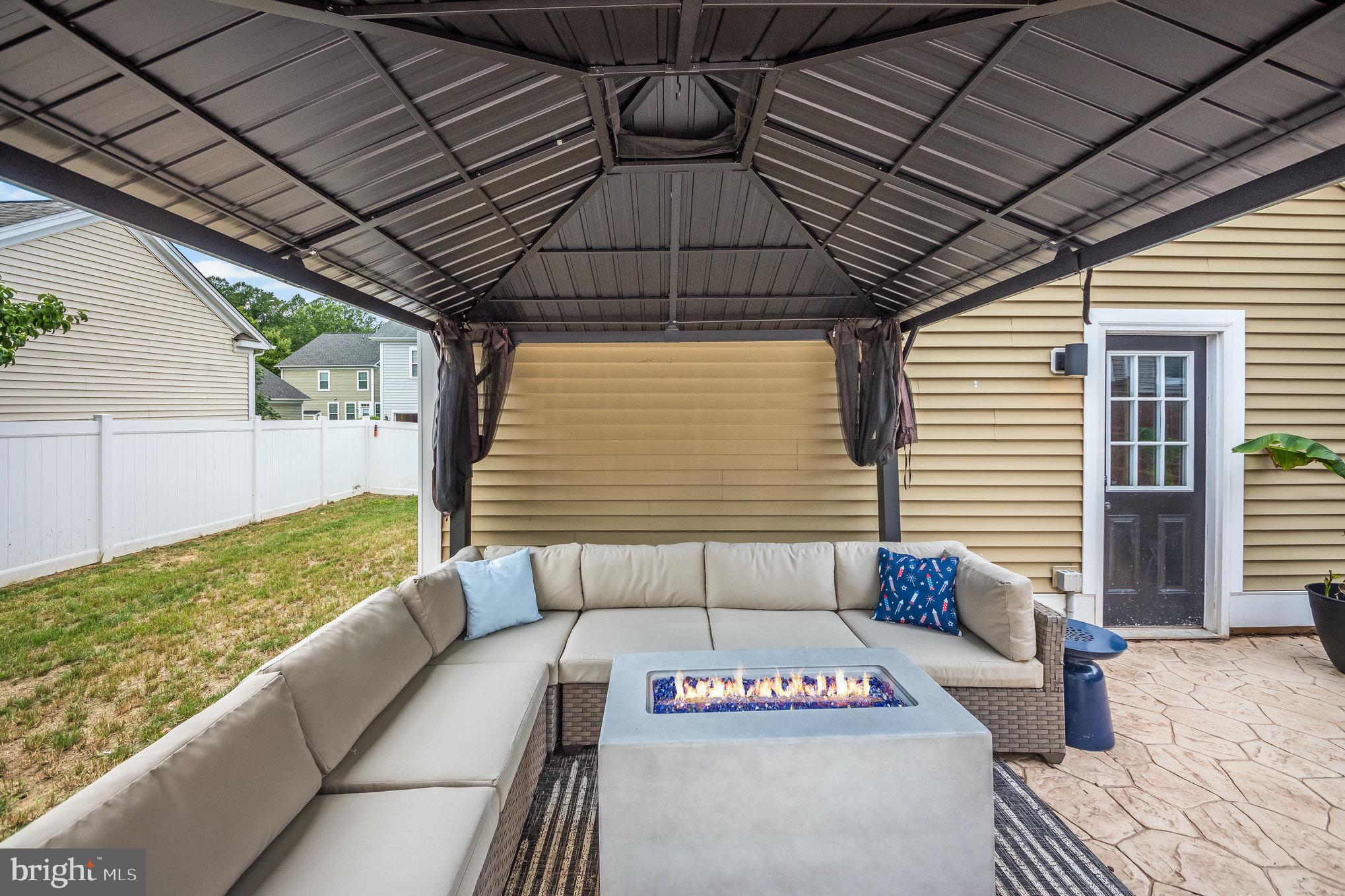 LADYSMITH VILLAGE - Residential