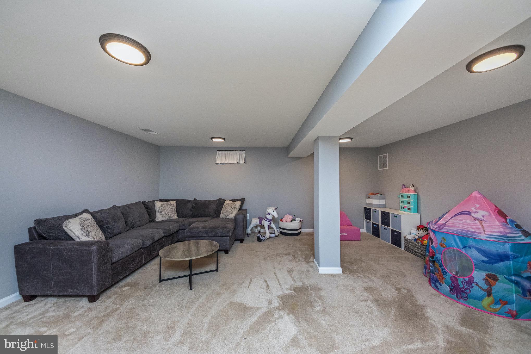 LADYSMITH VILLAGE - Residential