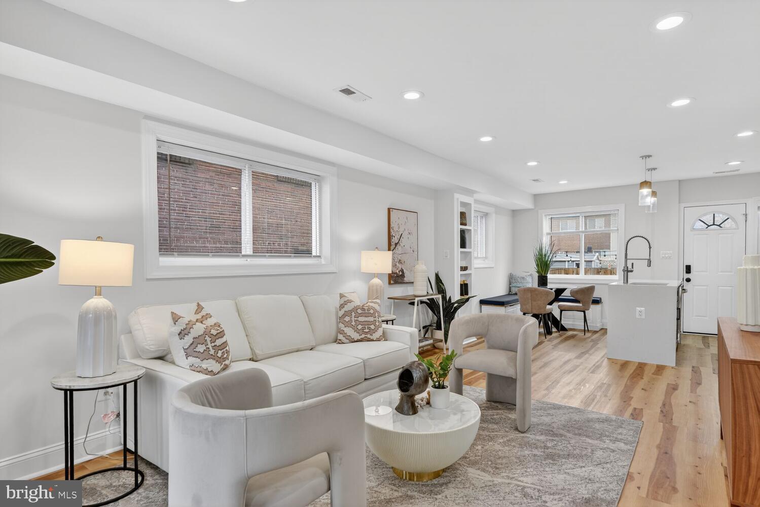 615 KENSINGTON PLACE NE