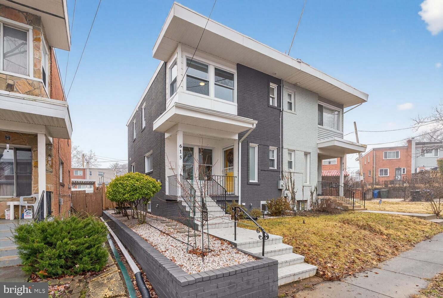 615 KENSINGTON PLACE NE