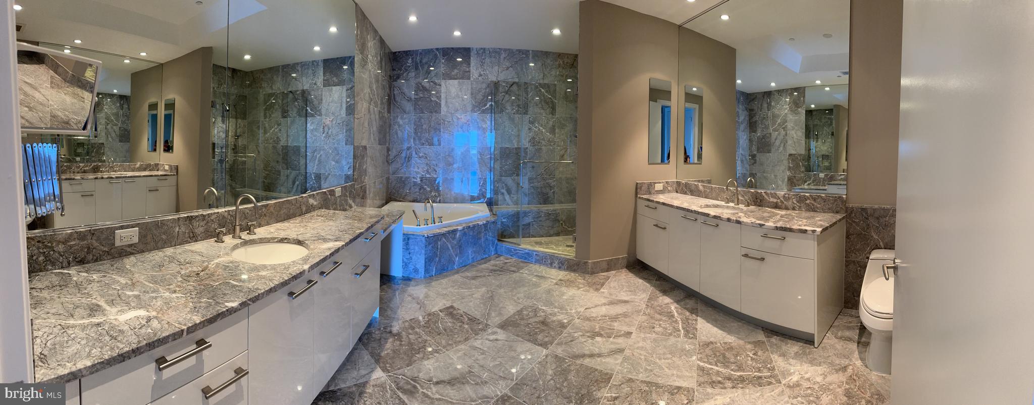 TURNBERRY TOWER - Residential