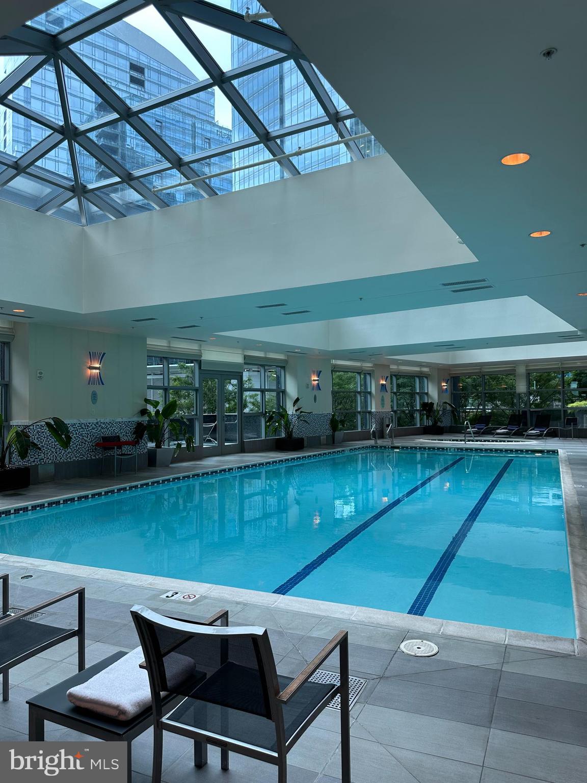 TURNBERRY TOWER - Residential