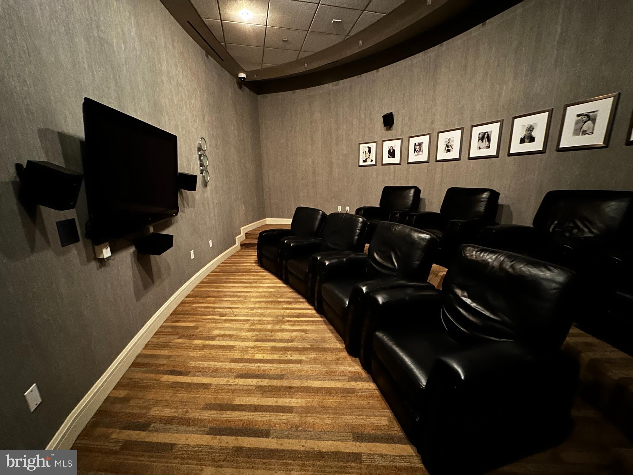 TURNBERRY TOWER - Residential