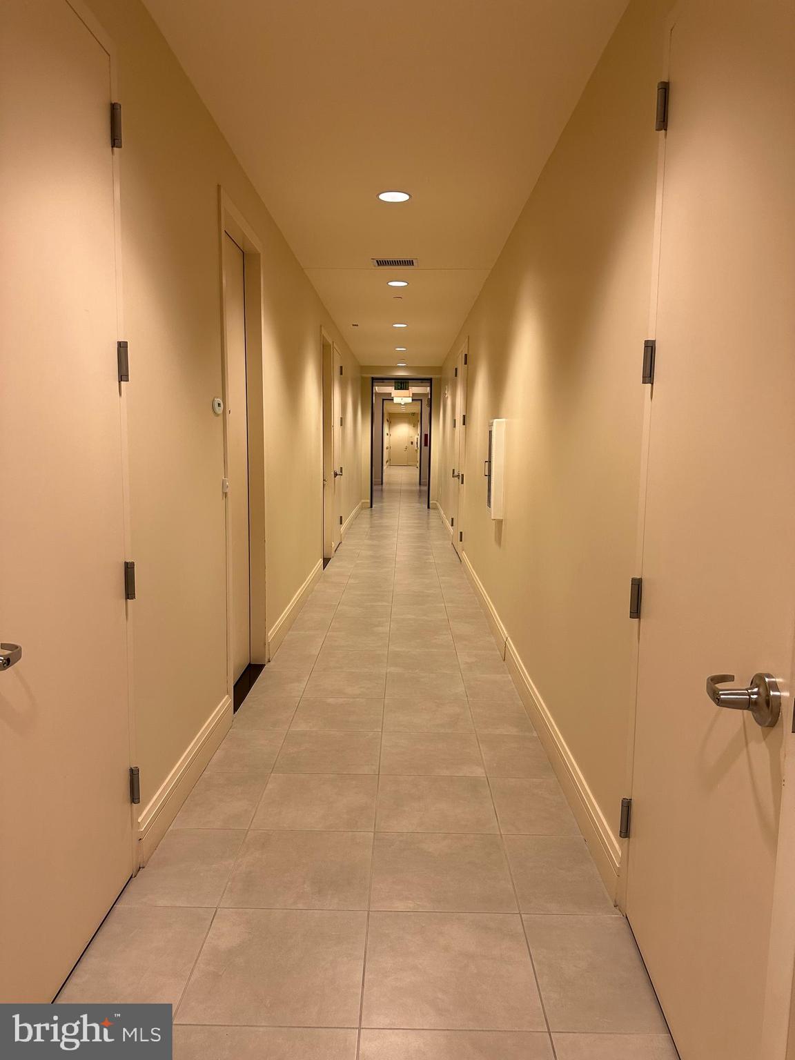 TURNBERRY TOWER - Residential