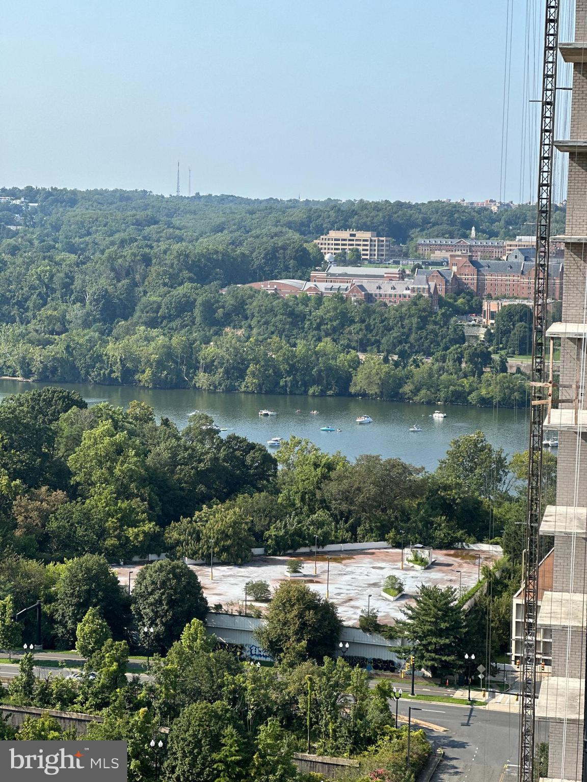 TURNBERRY TOWER - Residential
