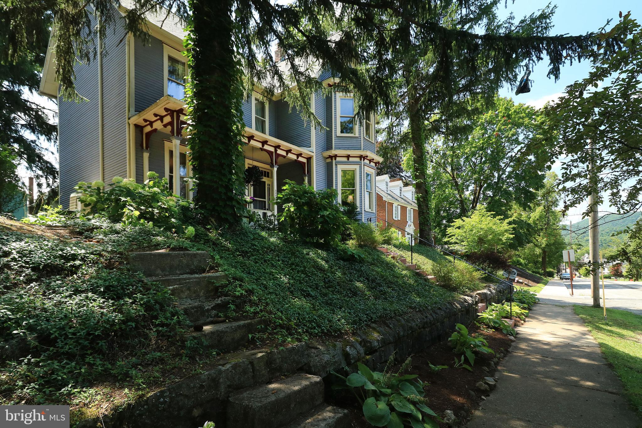 384 E LINN STREET