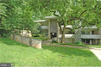 SPACIOUS TOP LEVEL UNIT, BRIGHT AND SUNNY BALCONY, SPACIOUS LIVING ROOM, 1 DEN.CLOSE TO TRANSPORTATION AND SHOPPING TO MONTGOMERY MALL. "AS IS" BUT CONDITION IS GOOD.