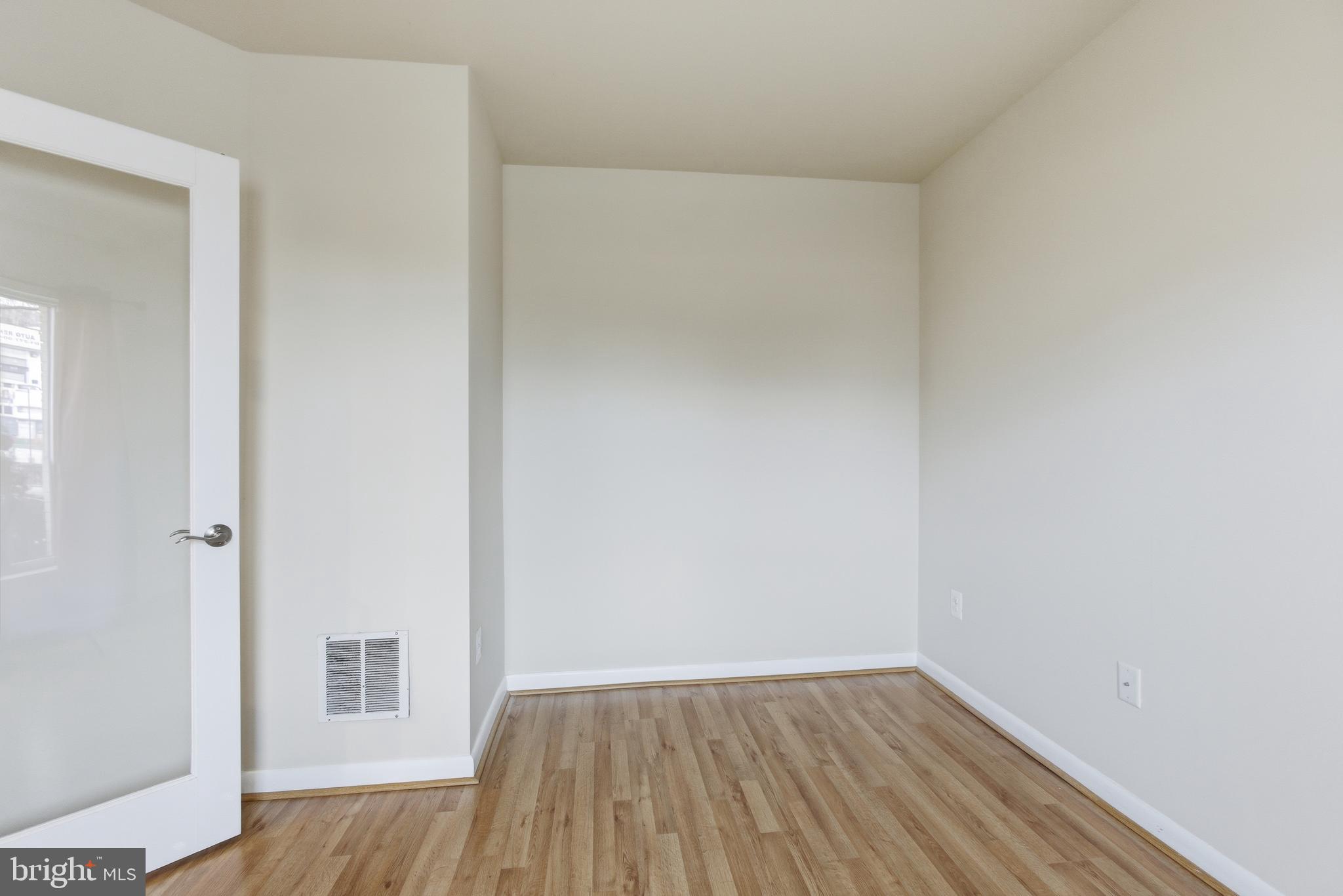 RIVERDALE PARK - Residential Lease