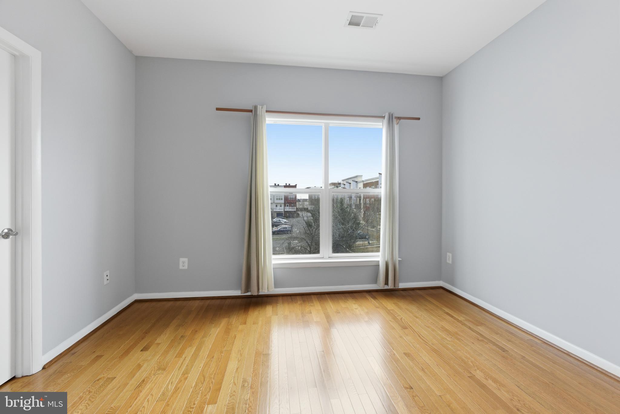 RIVERDALE PARK - Residential Lease