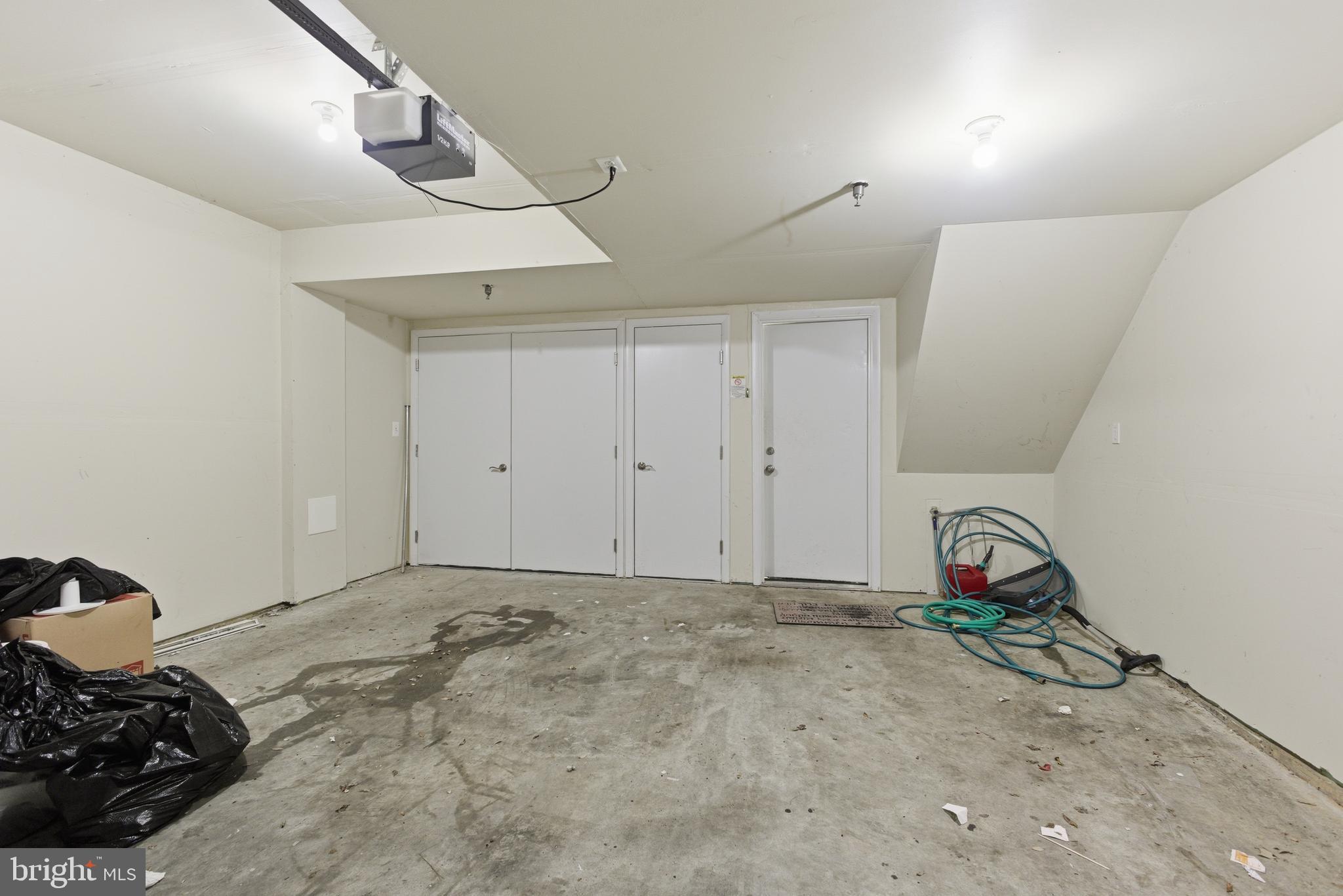 RIVERDALE PARK - Residential Lease