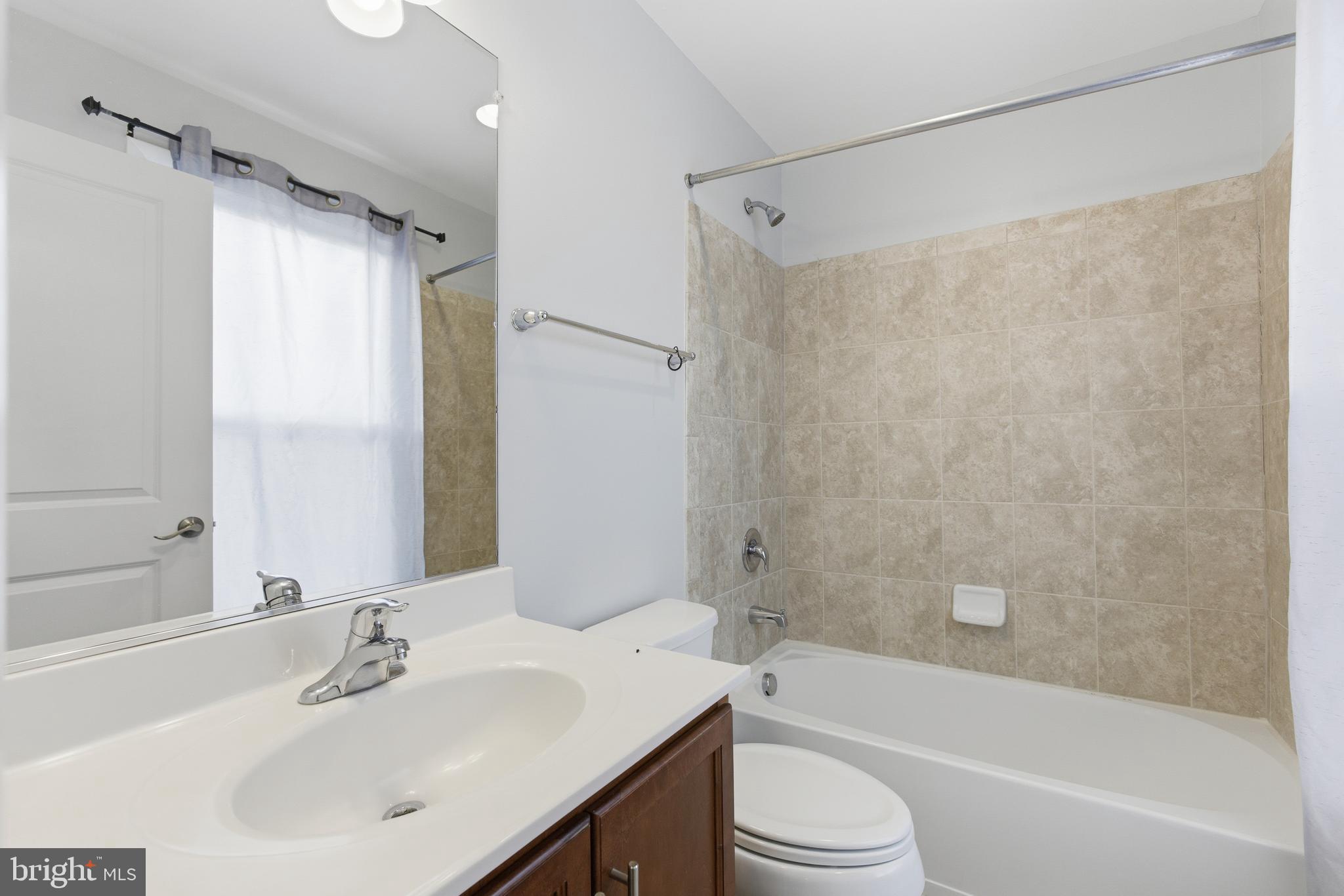 RIVERDALE PARK - Residential Lease