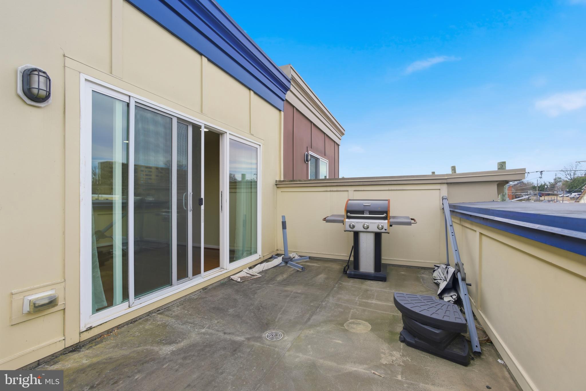 RIVERDALE PARK - Residential Lease