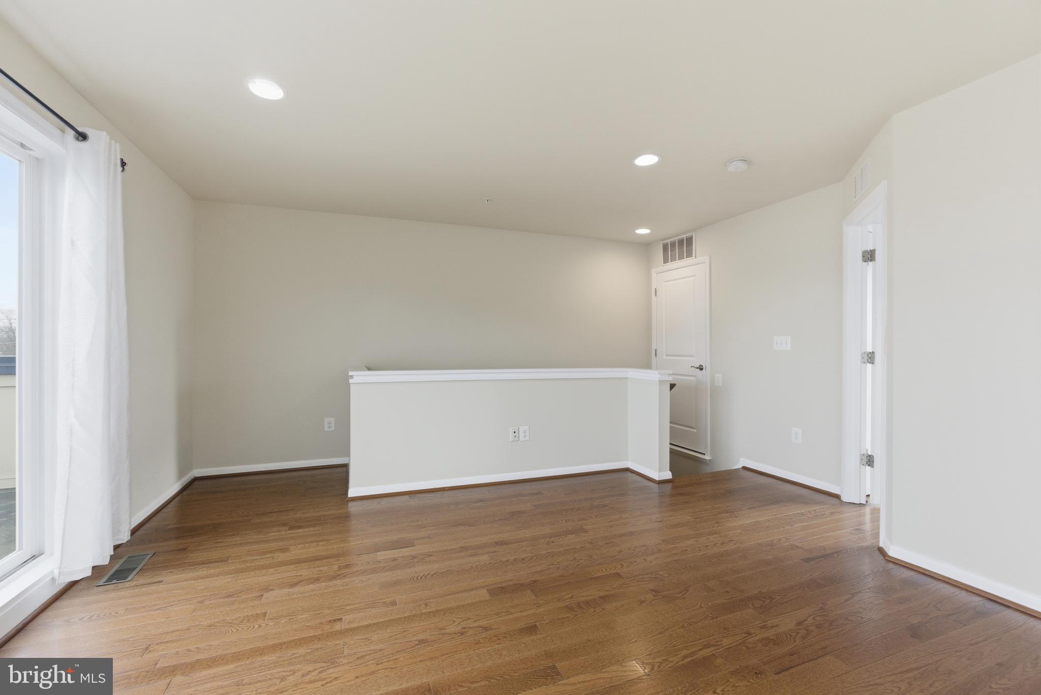 RIVERDALE PARK - Residential Lease