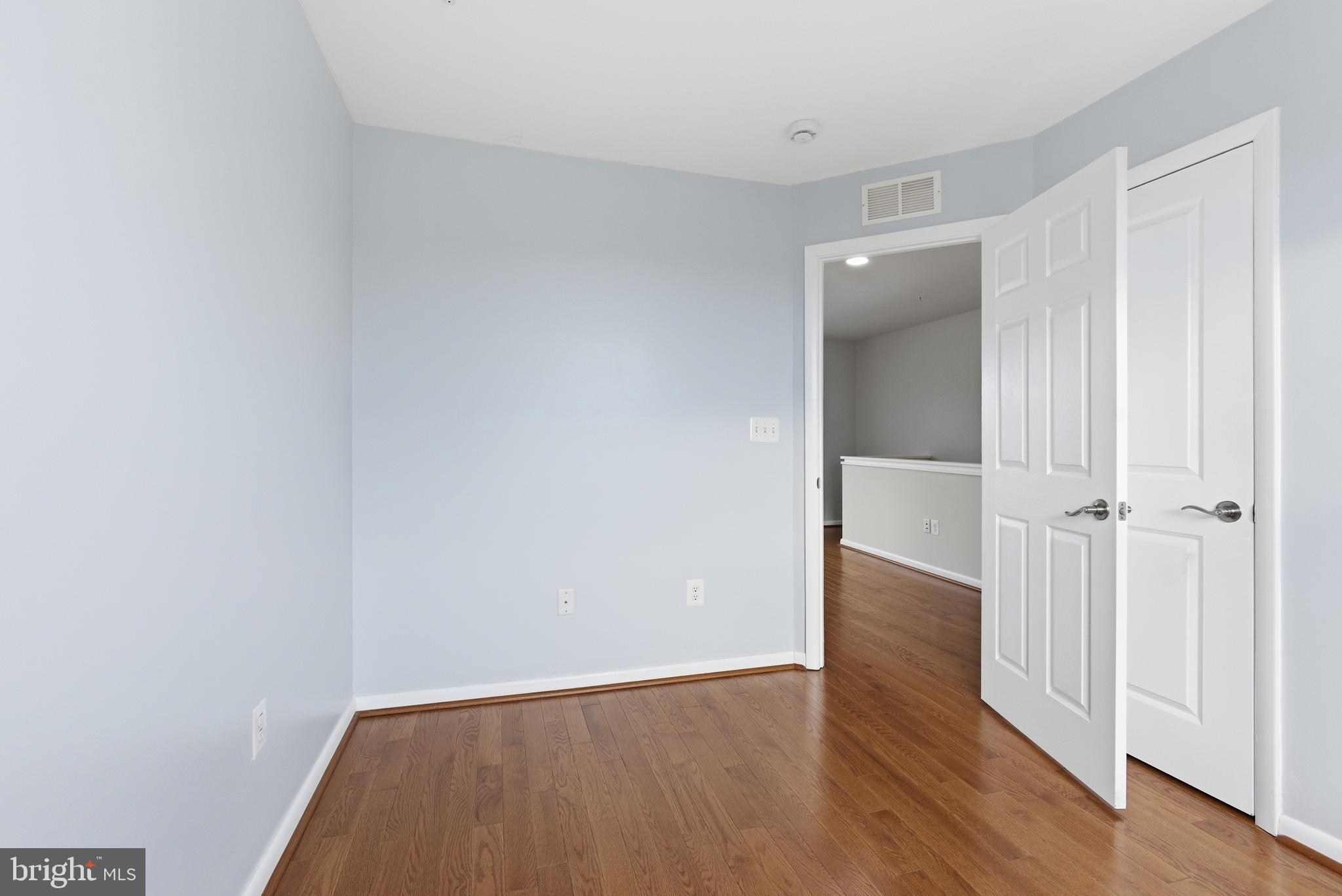 RIVERDALE PARK - Residential Lease