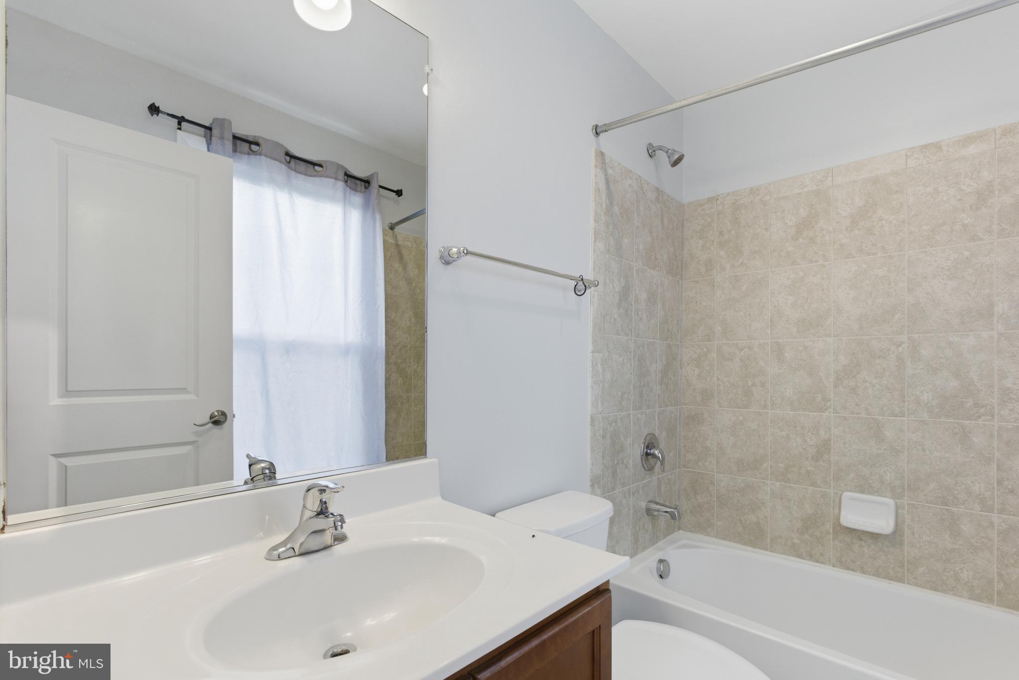 RIVERDALE PARK - Residential Lease